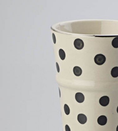 LATTEMUGG PRICKIG SVART